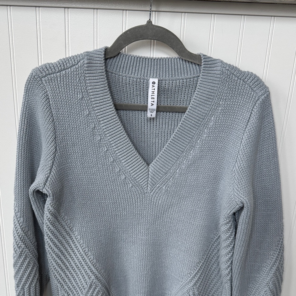 Athleta Women's Gray V-Neck Knit Sweater